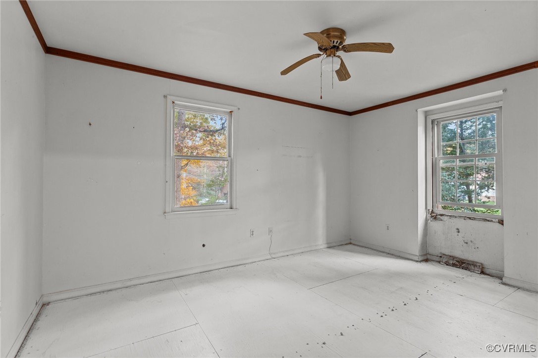 135 Hollyberry Ln