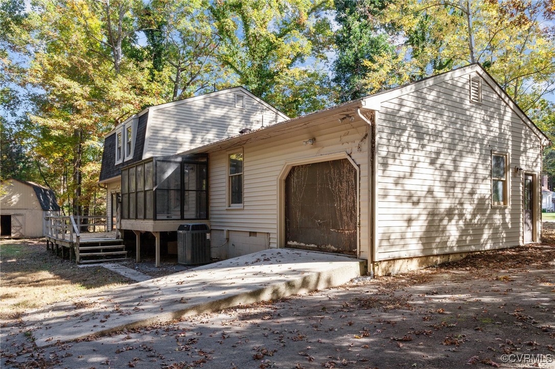 135 Hollyberry Ln