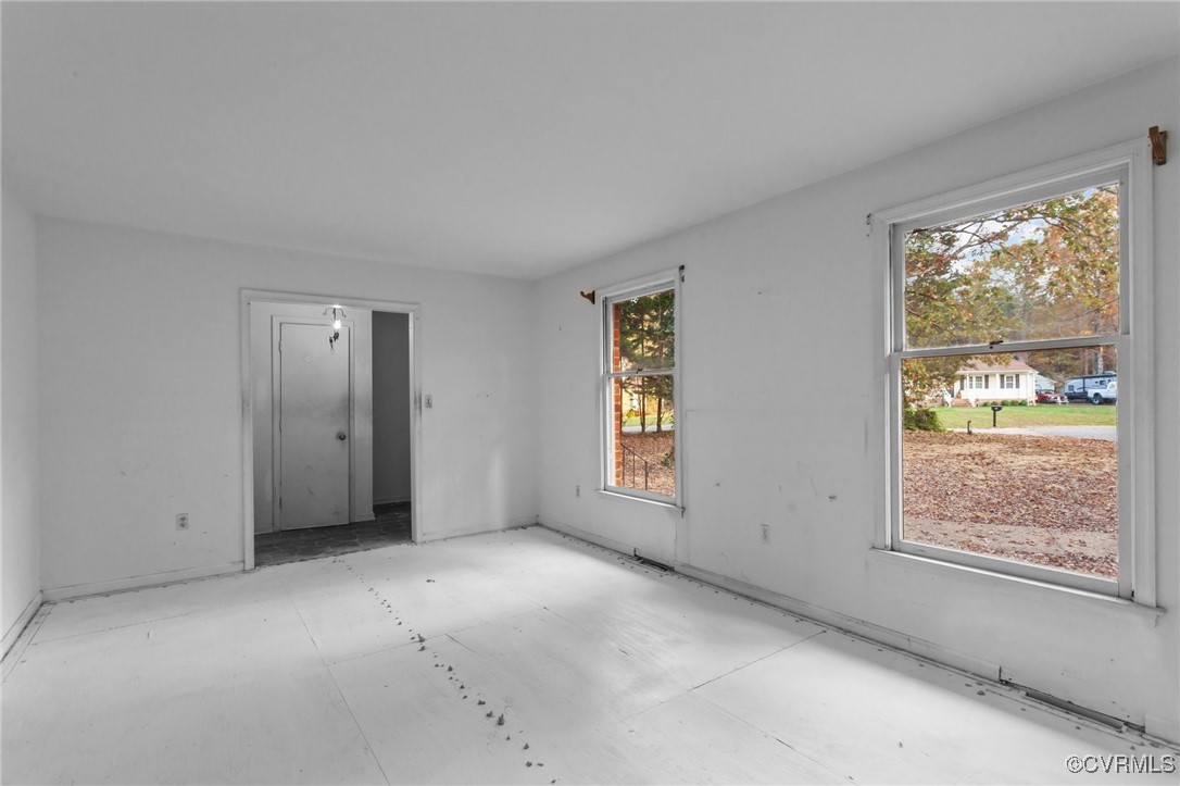 135 Hollyberry Ln