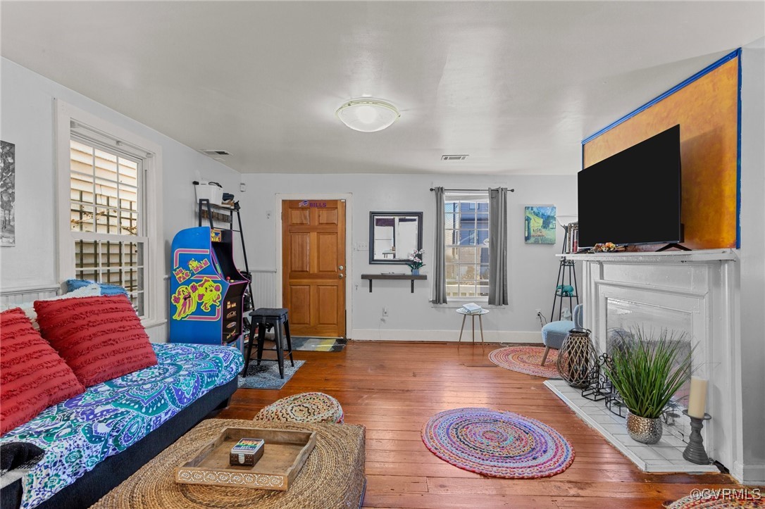 806 Jessamine St