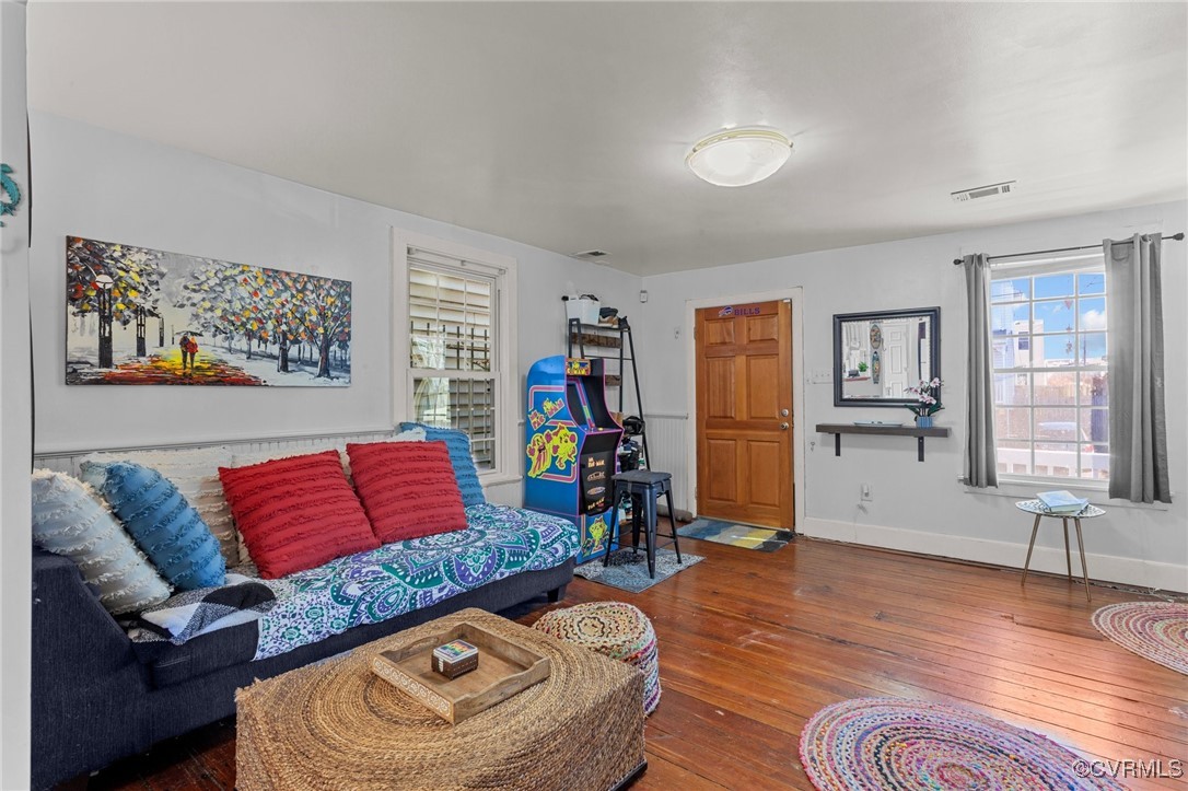 806 Jessamine St