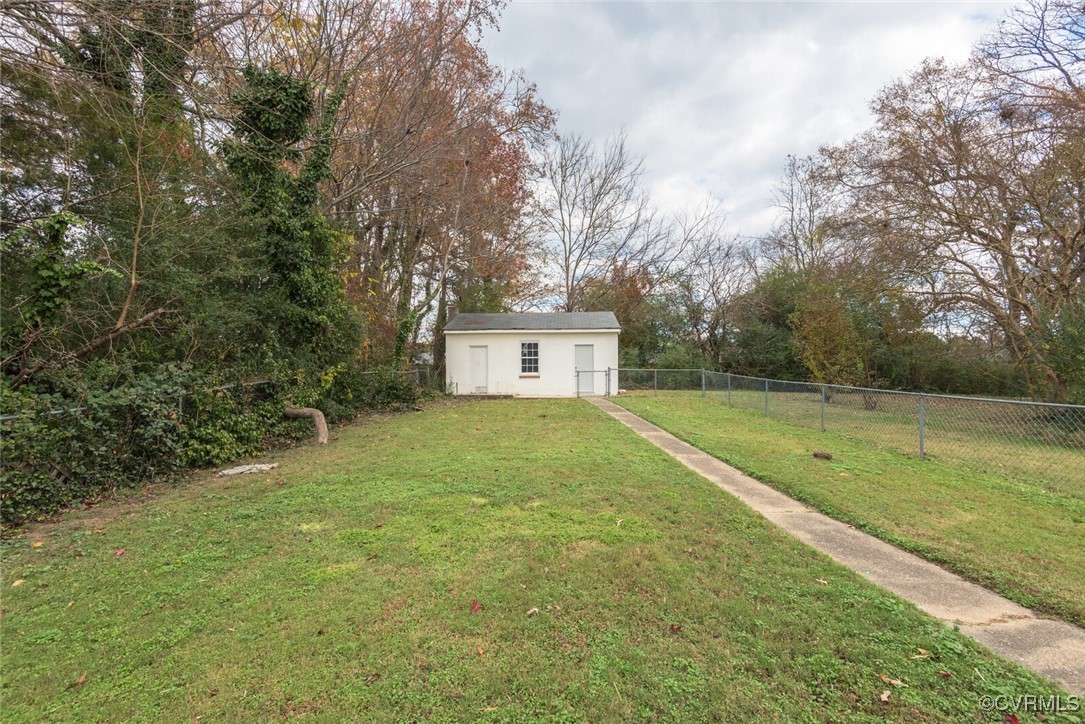 2206 E Nine Mile Rd