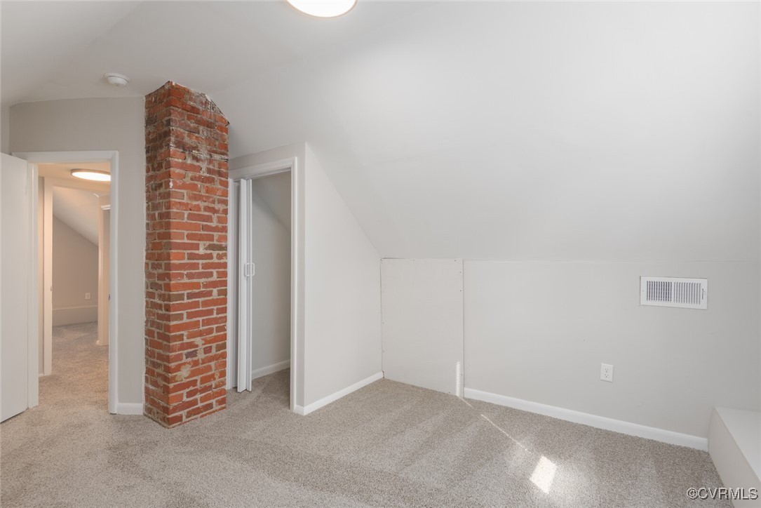 2206 E Nine Mile Rd