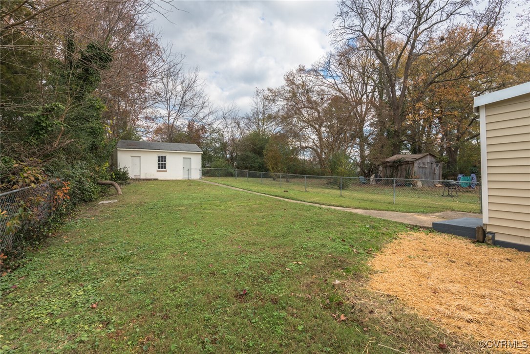 2206 E Nine Mile Rd