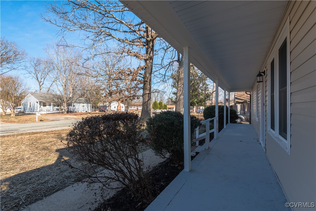 525 Briarwood Cir
