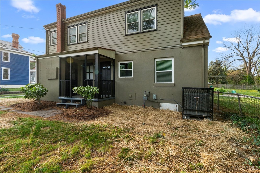 225 E Fillmore St