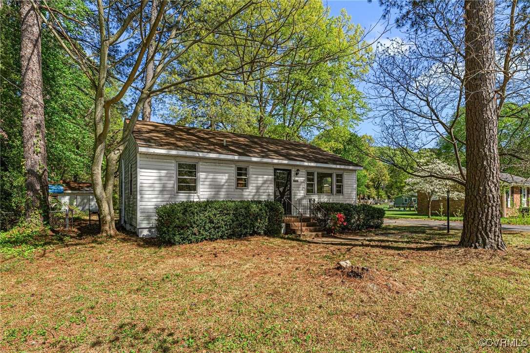 8490 Dell Ray Dr