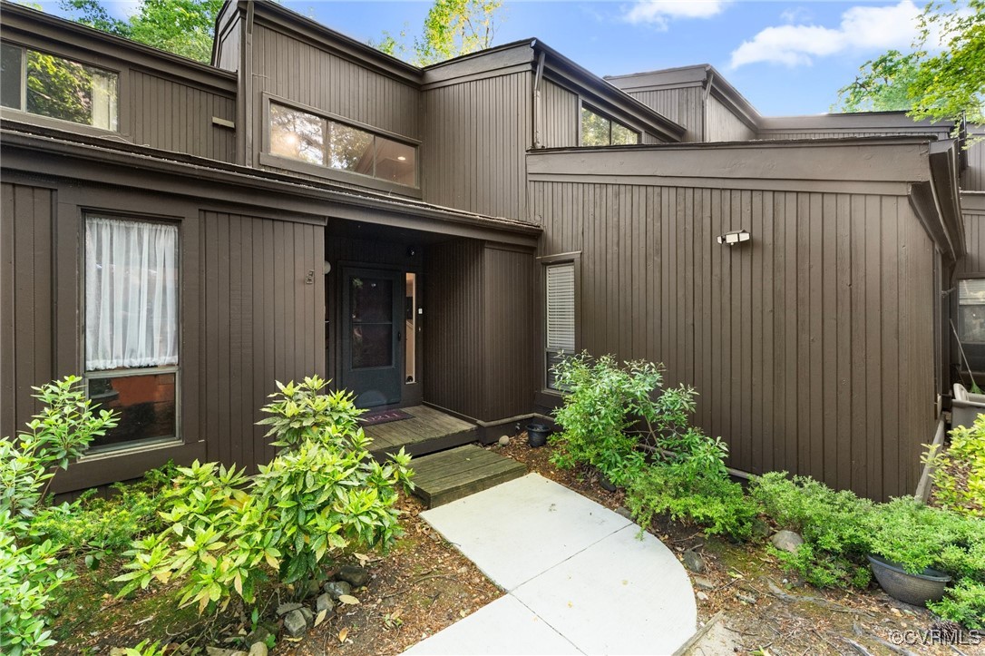 9211 Groundhog Dr