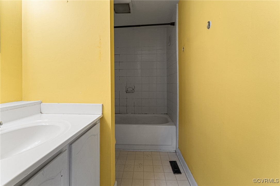 5900 Patterson Ave Unit#U22