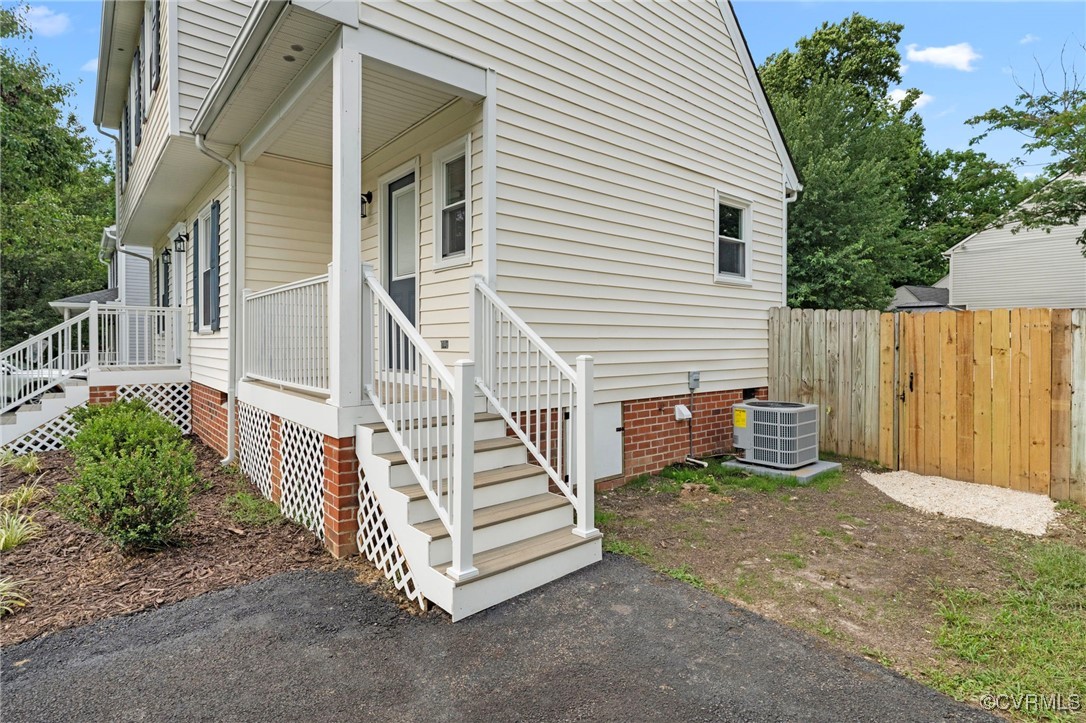 1004 Brookwood Glen Ln