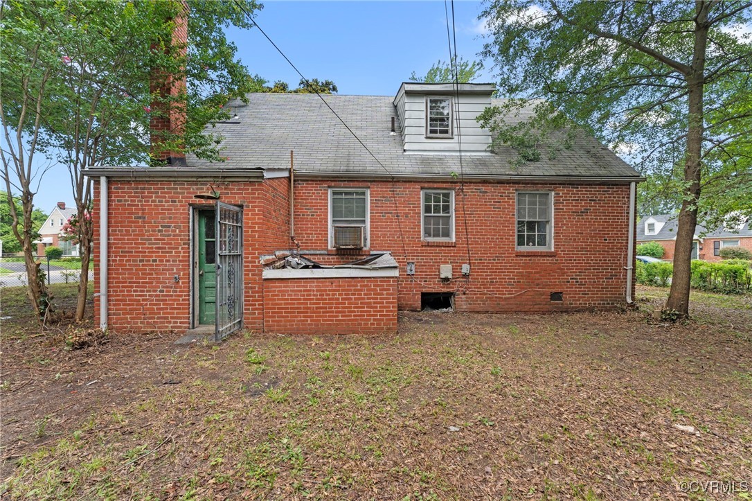 111 Larne Ave