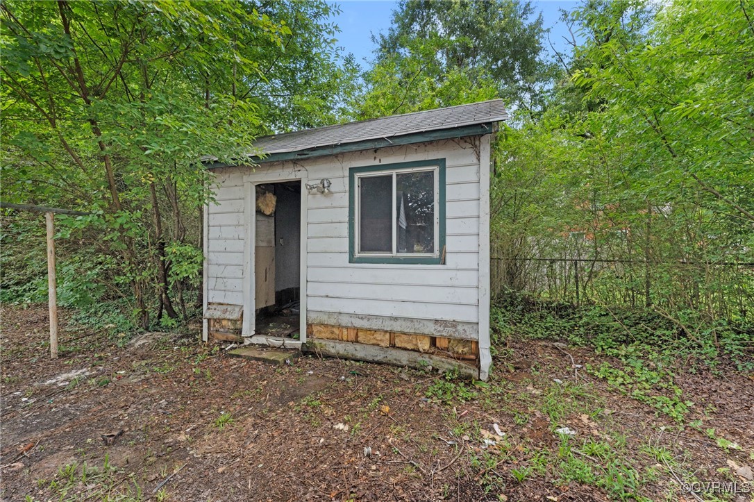 111 Larne Ave
