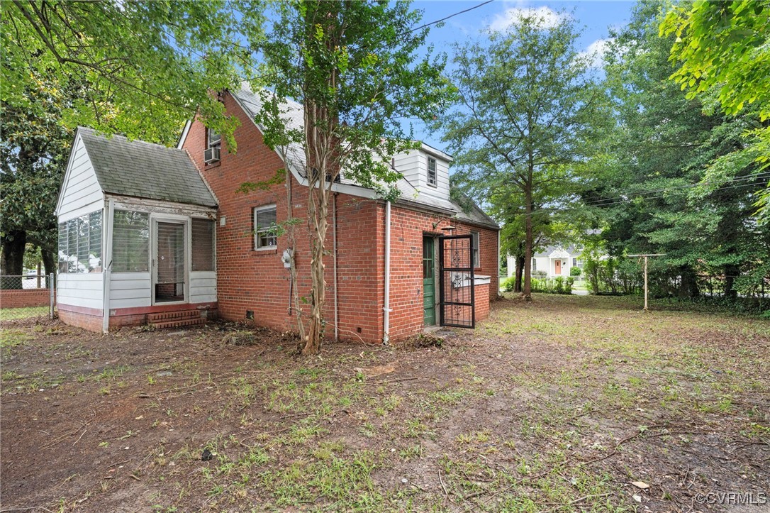 111 Larne Ave