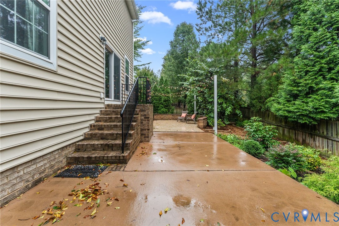 8738 New Holland Ln