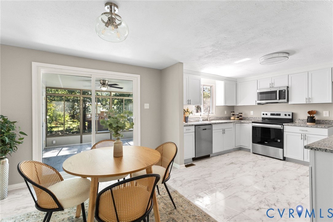 10435 Crumpets Ln