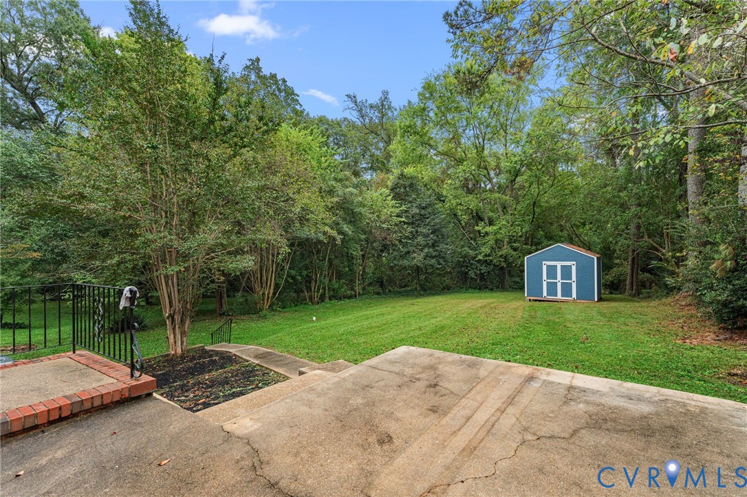 201 Crestwood Dr