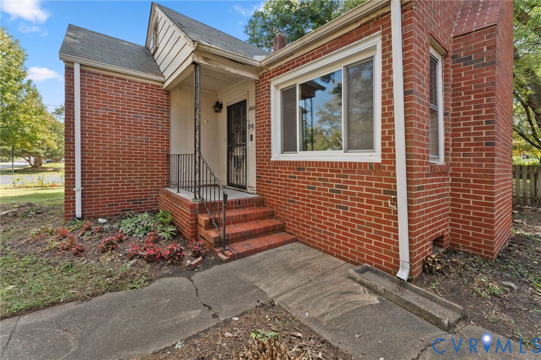 3008 W Broadway