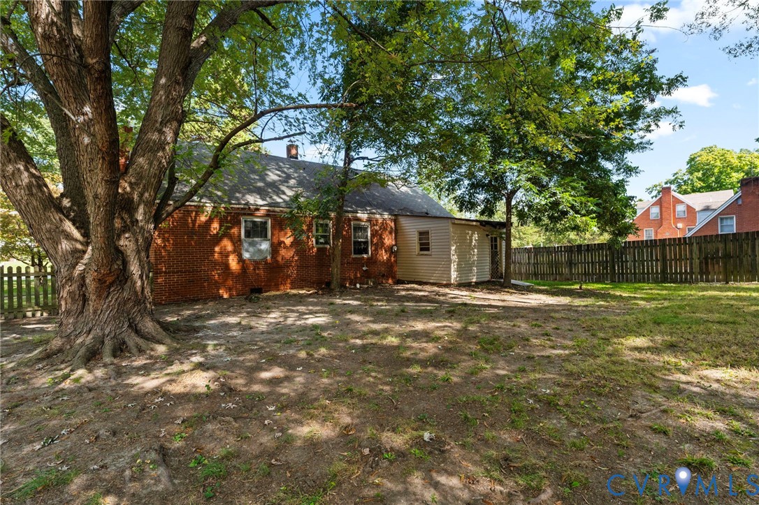 3008 W Broadway