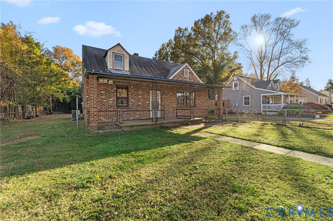 2925 W Strathmore Rd
