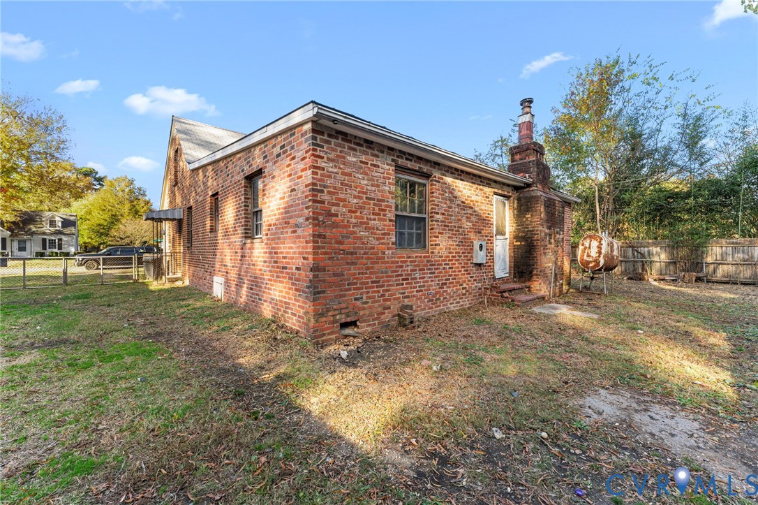 2925 W Strathmore Rd