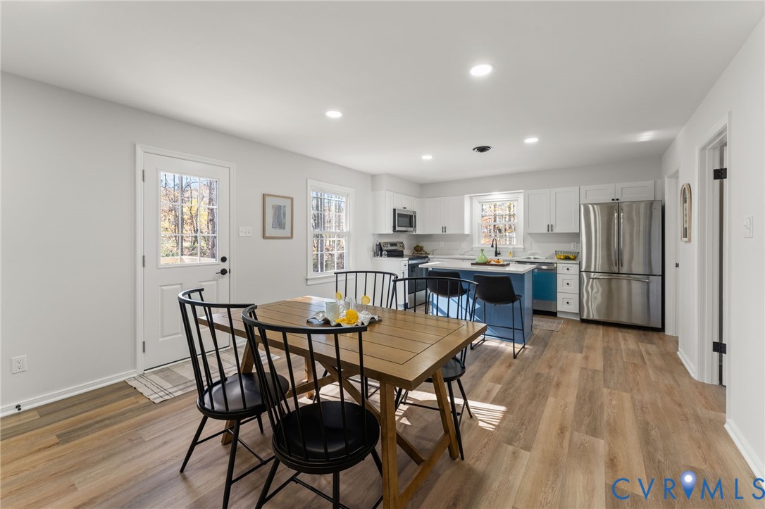 405 Thompson St