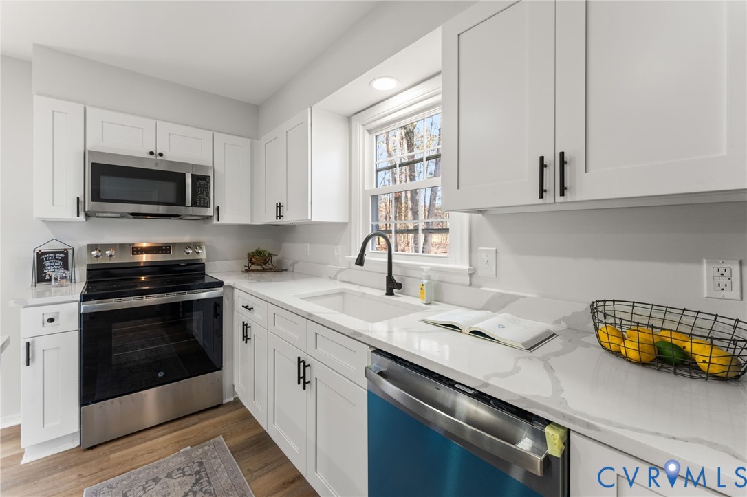 405 Thompson St