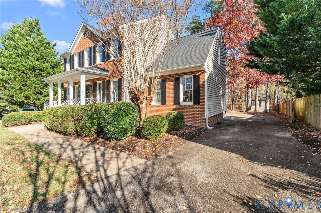 11709 Sandy Bluff Dr