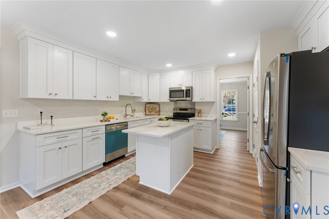 11709 Sandy Bluff Dr