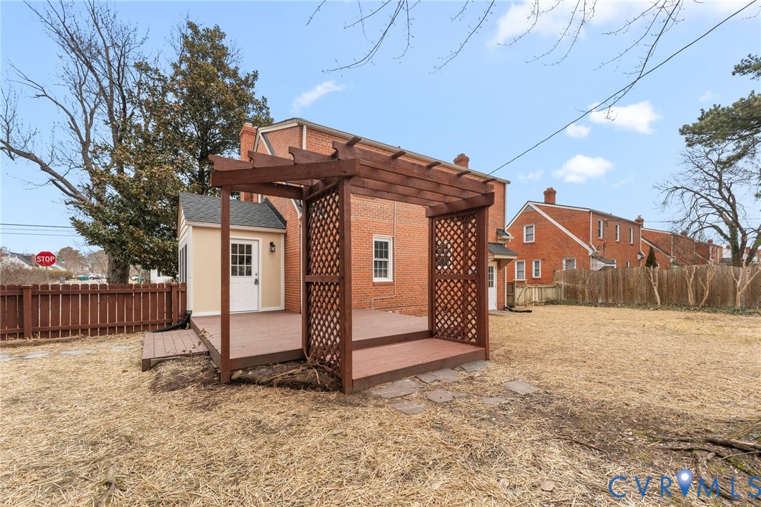 2425 Dumbarton Rd