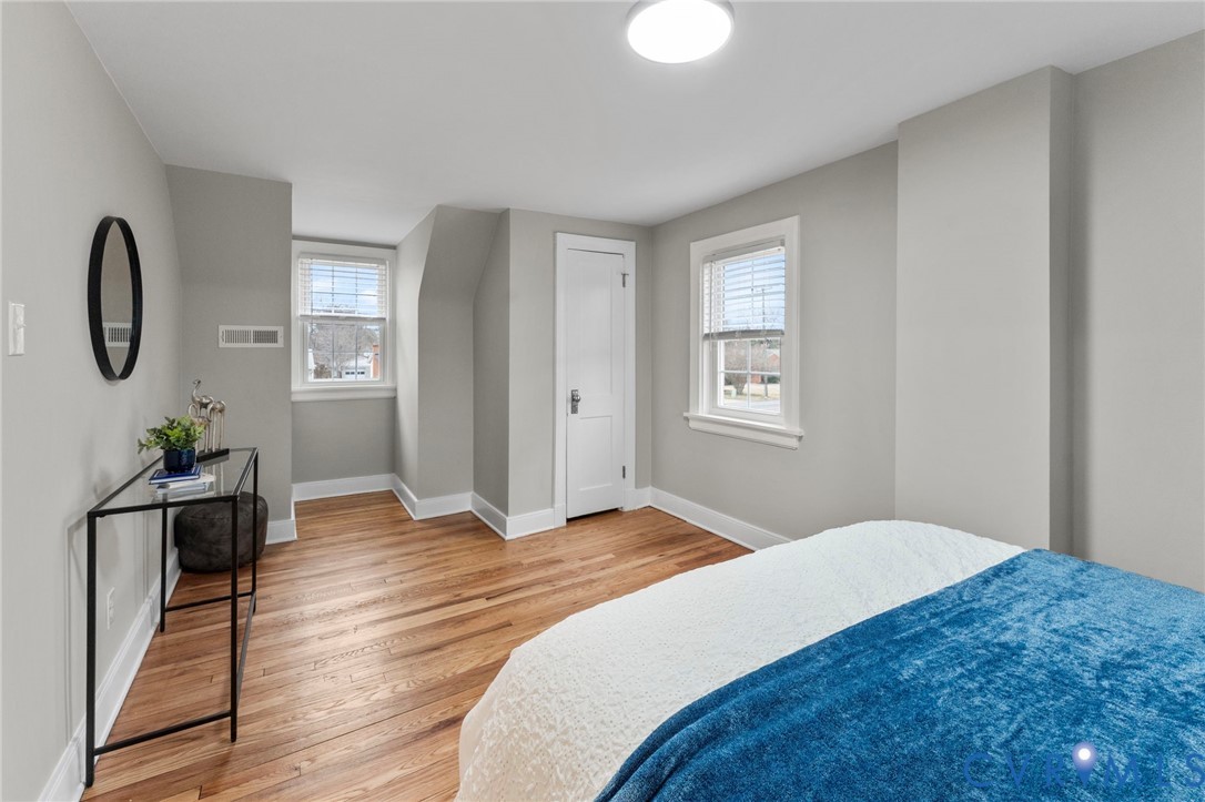 2425 Dumbarton Rd