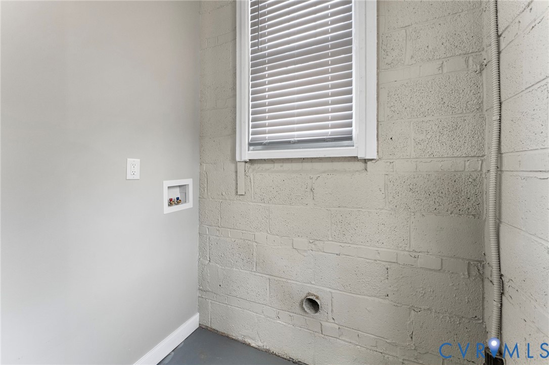 2425 Dumbarton Rd