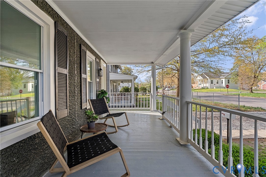 102 N Confederate Ave