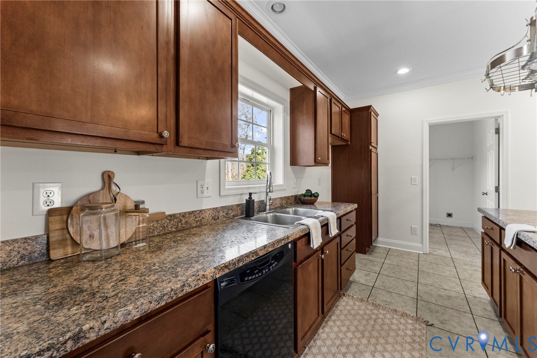 228 Hidden Springs Ln