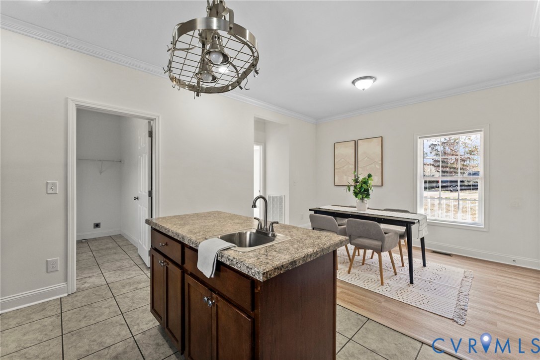228 Hidden Springs Ln