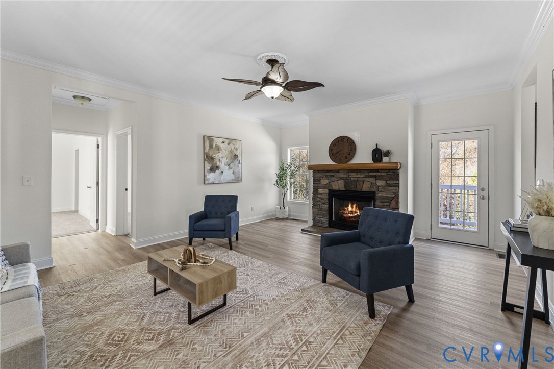 228 Hidden Springs Ln