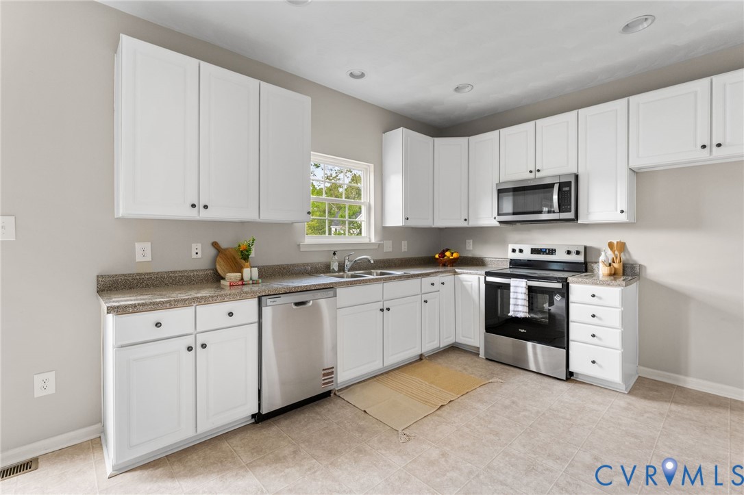 13300 Castlewellan Dr