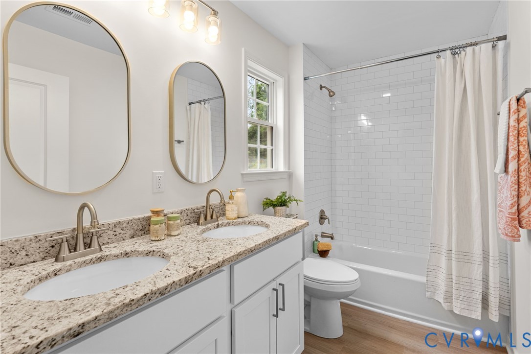 112 N Chatham Dr