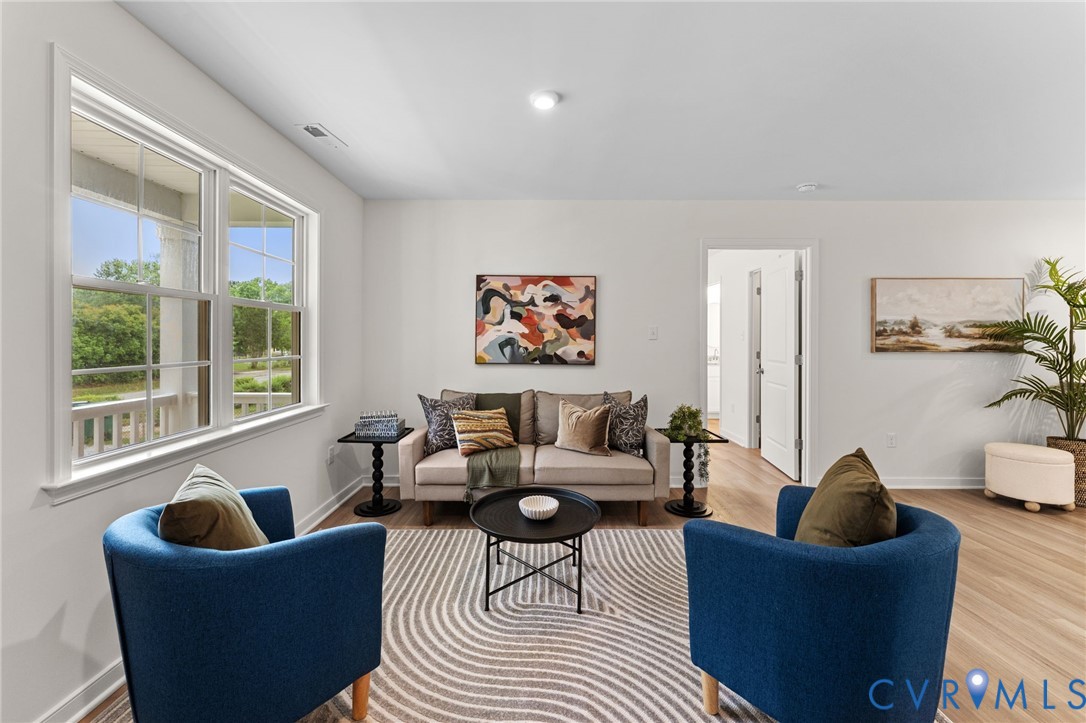 112 N Chatham Dr