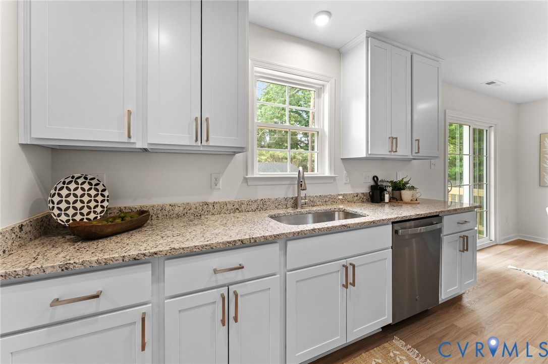 112 N Chatham Dr