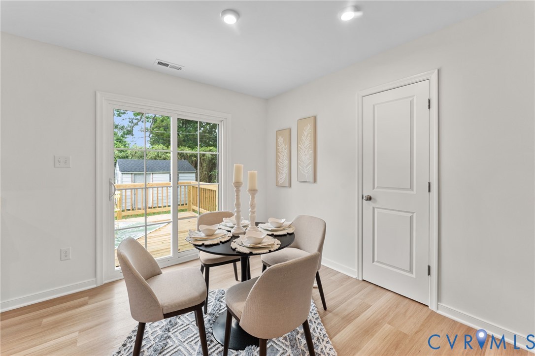 112 N Chatham Dr