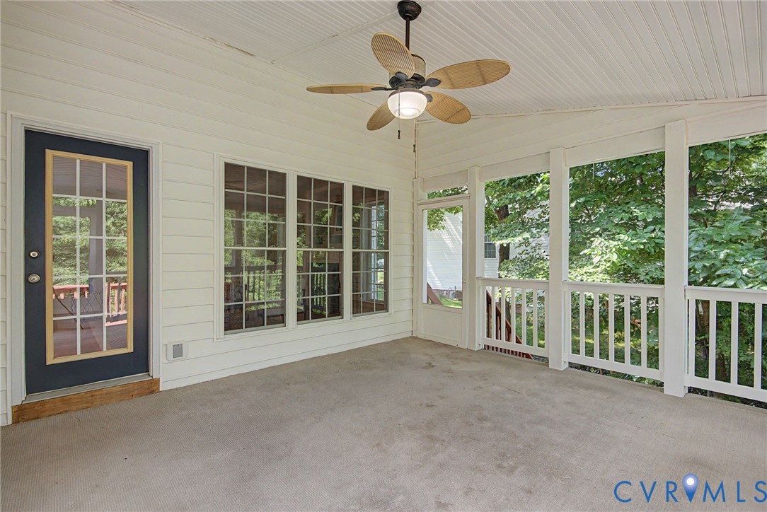 9366 Summer Oak Dr