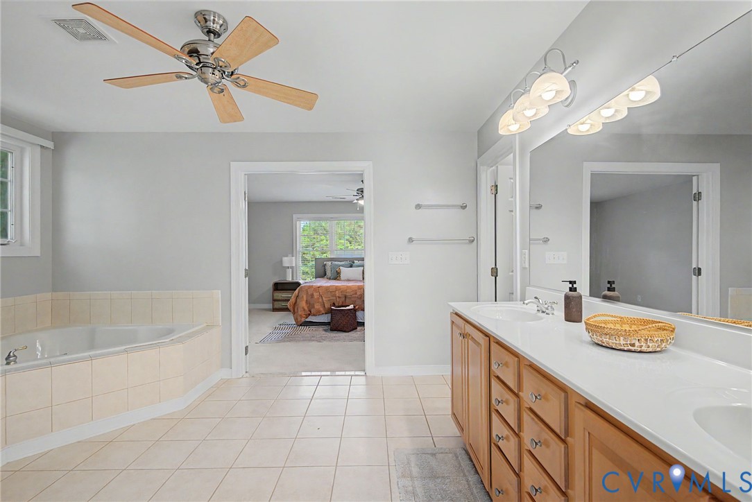9366 Summer Oak Dr