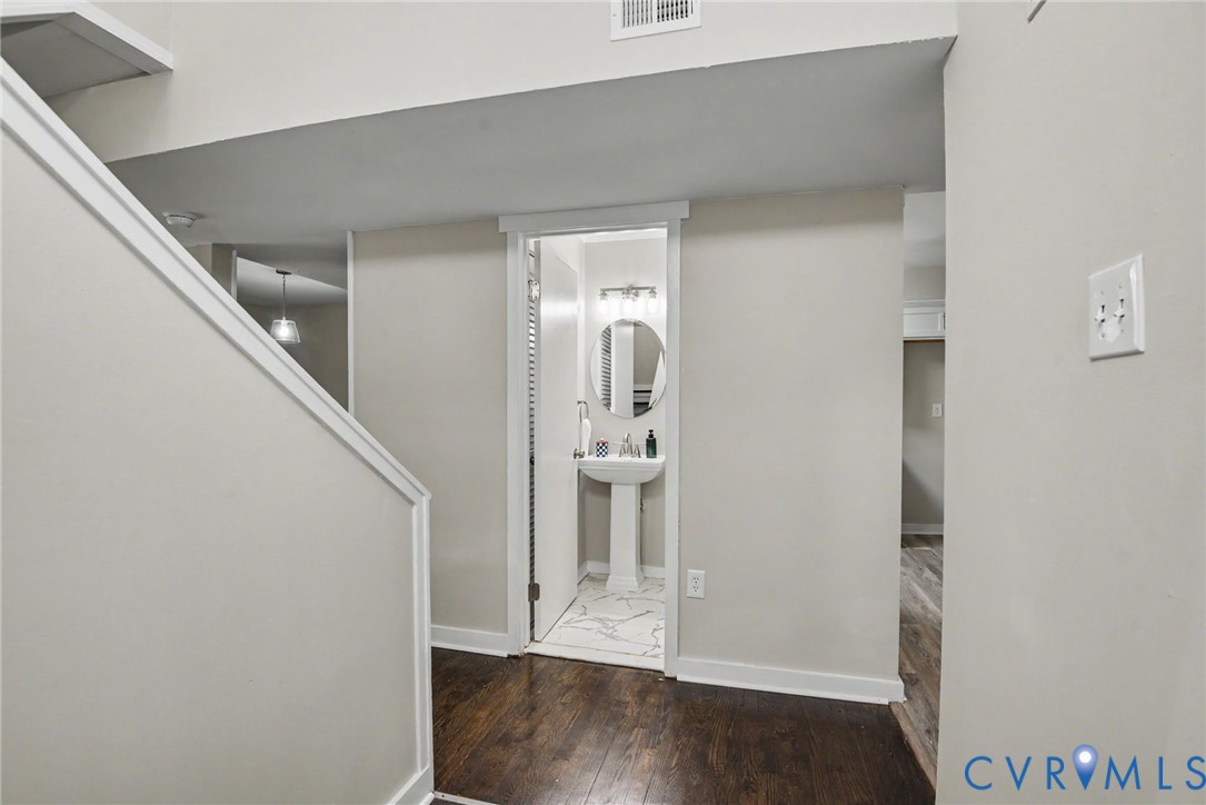 9213 Groundhog Dr