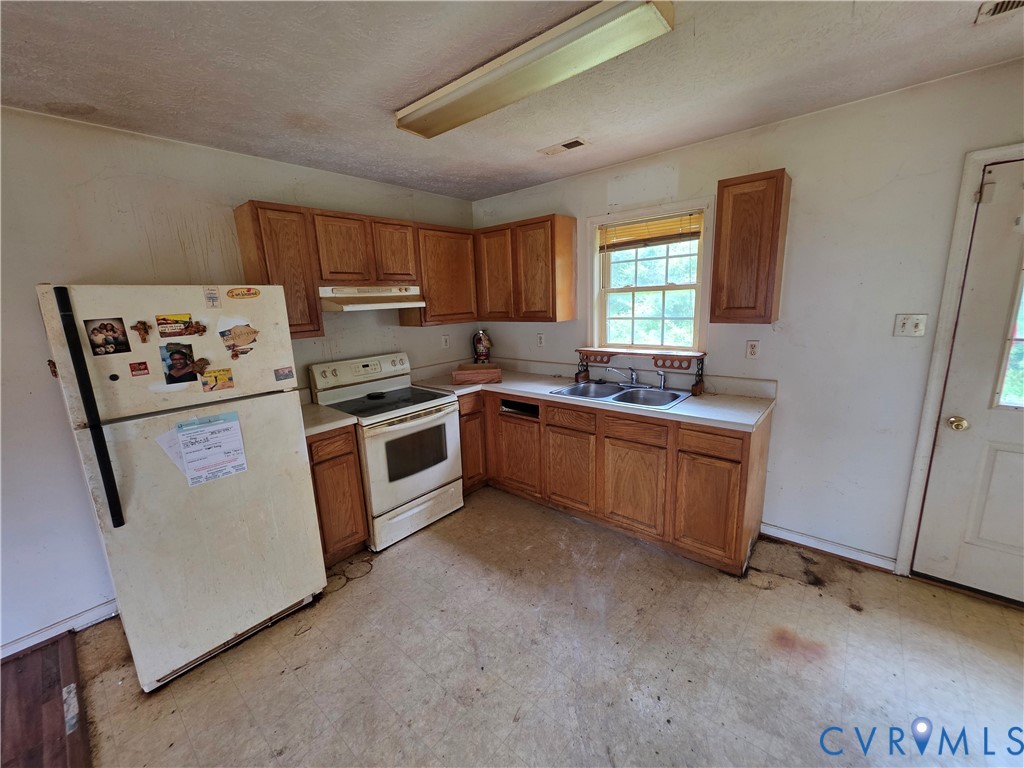 646 Valley Dr