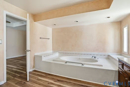 2804 Executive Dr