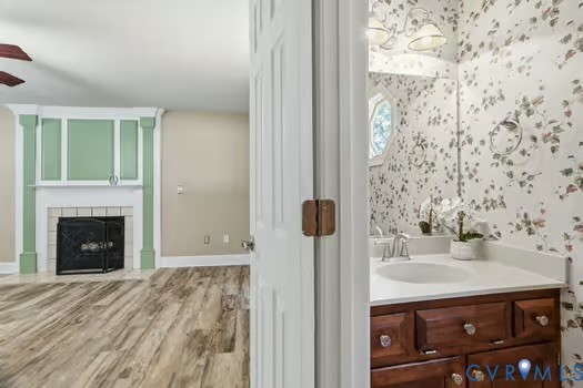 2804 Executive Dr