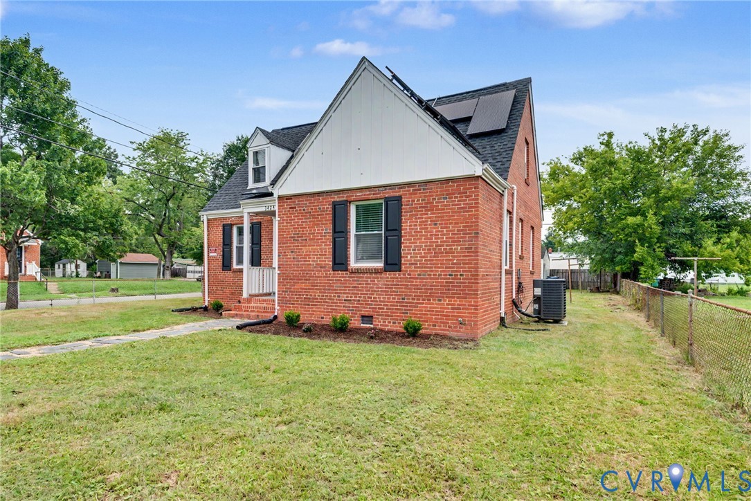 3424 Danbury Rd