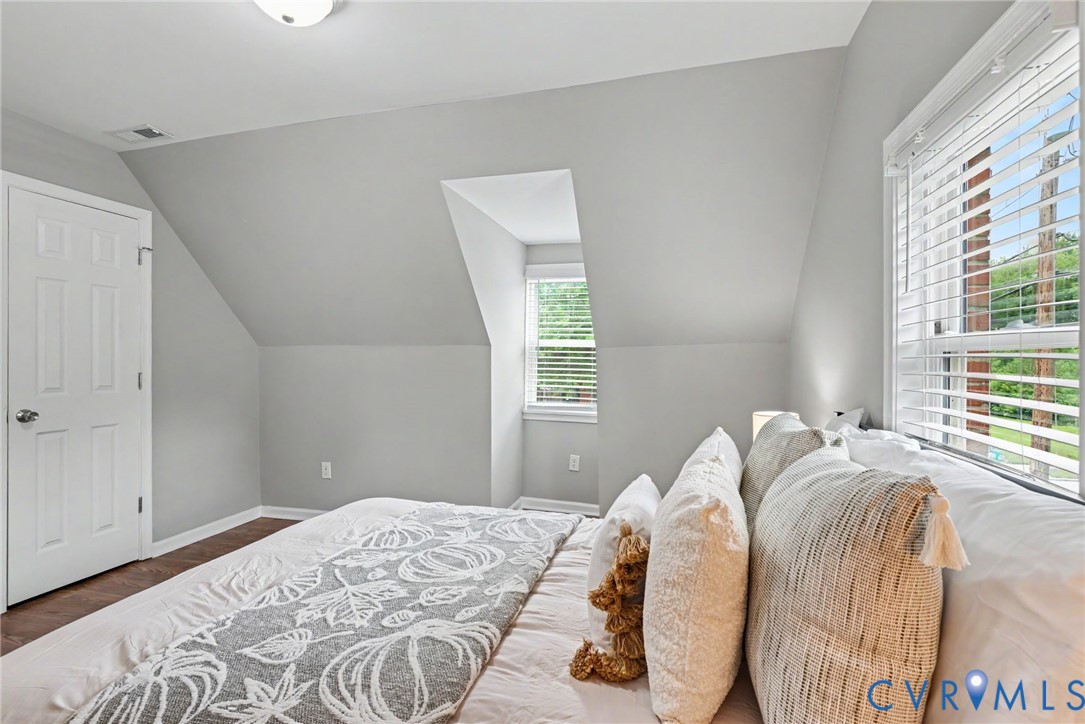 3424 Danbury Rd