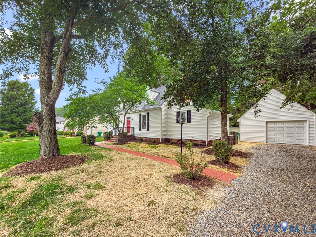 422 Nottingham Dr