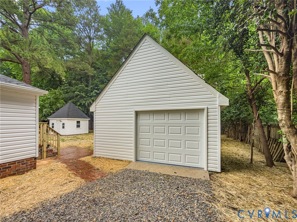 422 Nottingham Dr